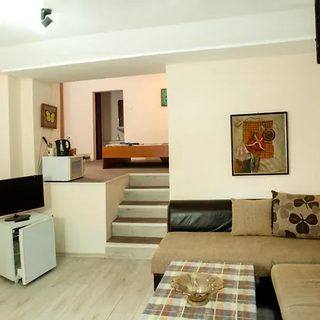 Pensión Old Town House за гости марчеви - стария град 2*