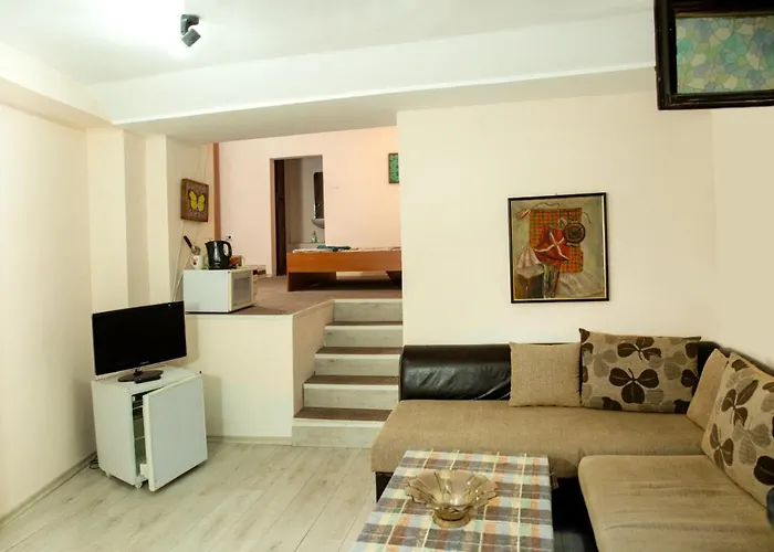 Πανσιόν Old Town House за гости марчеви - стария град 3*